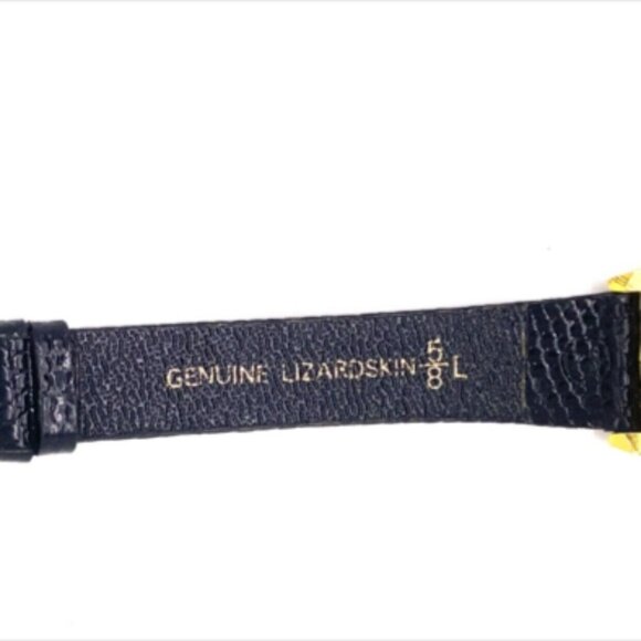 Walt Disney Mickey Mouse MCK168 30.5MM Gold Tone Leather Strap Watch w/ Box! 123 - Picture 8 of 8